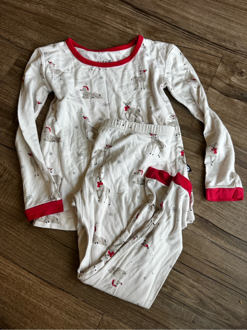 Kyte baby Christmas pajamas set side 2T